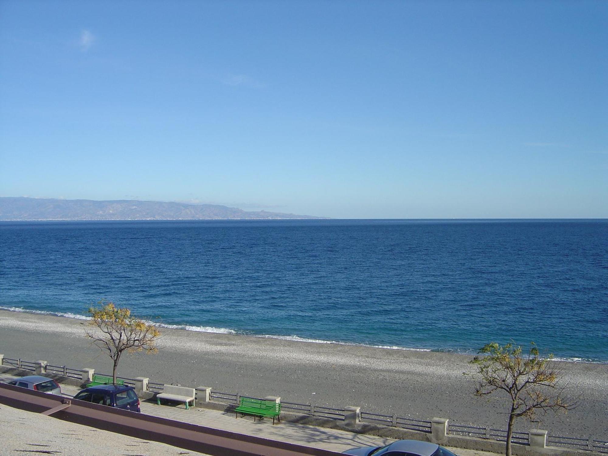 Mirone Apartment Fronte Mare Beachfront House 로칼루메라 객실 사진