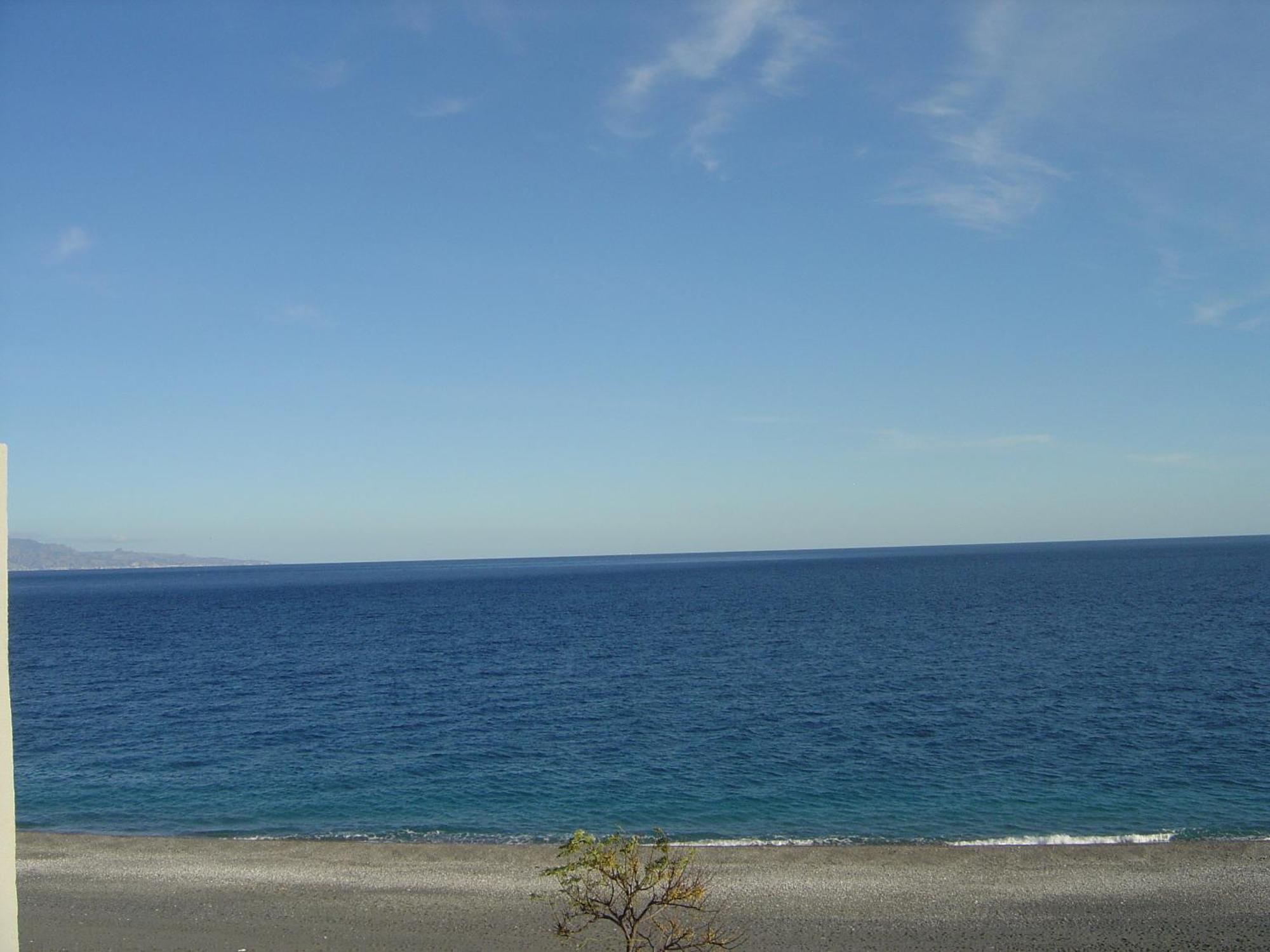 Mirone Apartment Fronte Mare Beachfront House 로칼루메라 외부 사진